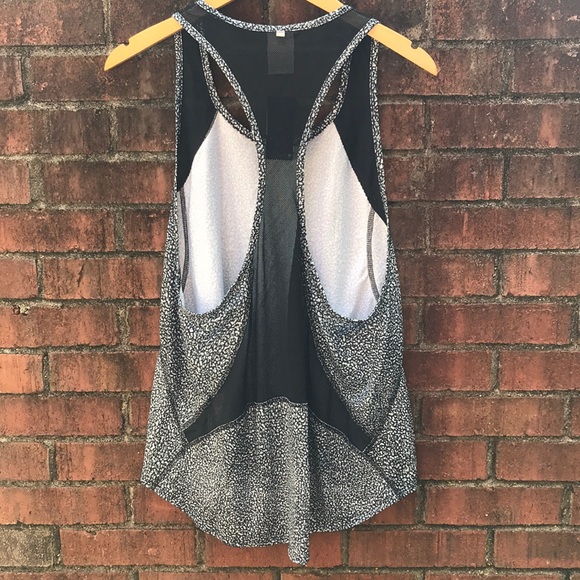 Nike top - Picture 3 of 4